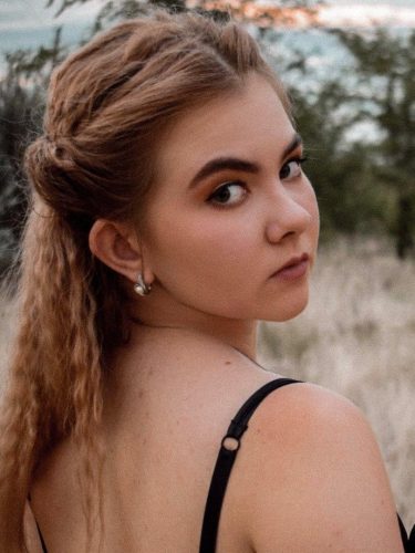 Эскортница Виктория