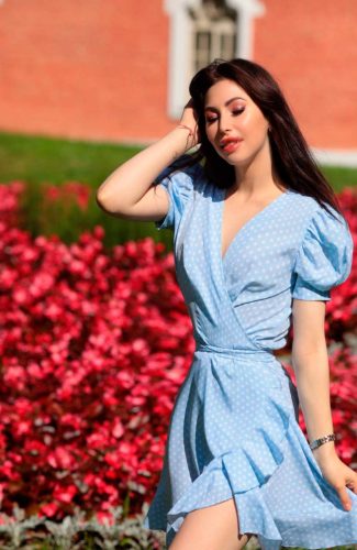 Эскортница Амина